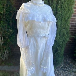 Vintage wedding dress